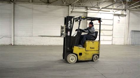 yale electric  forklift  forktruck battery charger