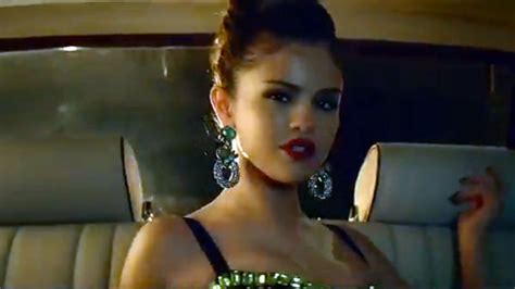 Перевод песни slow down — рейтинг: SceneSisters: Selena Gomez - Slow Down