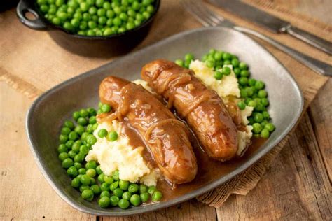 Bangers And Mash With Onion Gravy