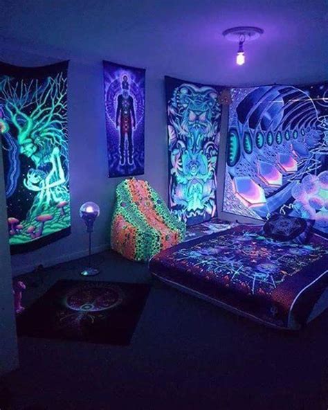 It would be hard to go wrong with any lighting choice in a room like this one, but this example demonstrates the most attractive approach. Black light room | Bohemian bedroom decor