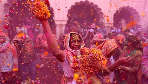 10 Most Beautiful Places To Celebrate Holi In India