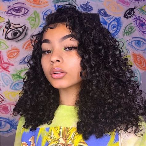 25 Ways To Rock Your Medium Curly Hair Popular In 2023 Styledope