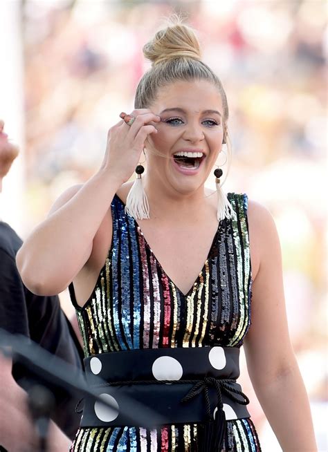 LAUREN ALAINA at 2018 CMAFestival at Chevy Riverfront Stage in ...