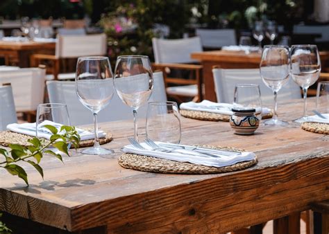 Em guimarães há vários restaurantes que preparam a sua reabertura segundo as indicações da dgs. Vai comer fora? DGS atualizou regras para restaurantes