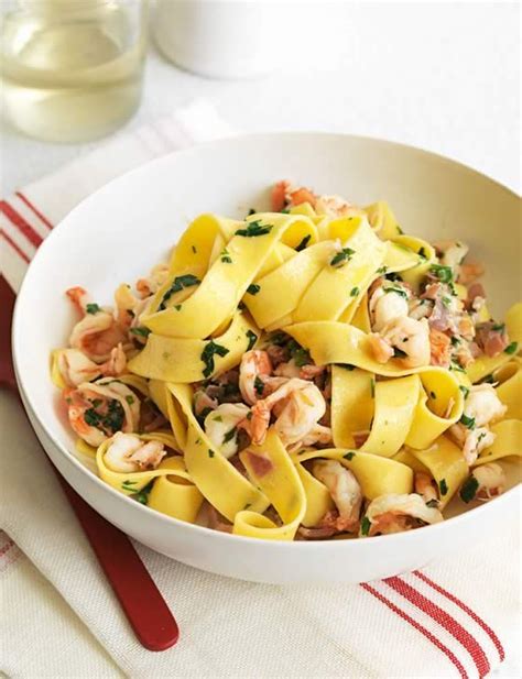 Tagliatelle with prawns, Parma ham and parsley | Recipe | Pasta dishes ...