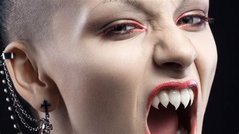 Turn Teeth Into Sharp Fangs In Photoshop Youtube