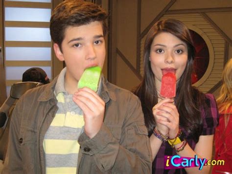 Icarly (3ª temporada) avaliado por quem mais entende de séries, o público. iSpace Out - iCarly Wiki