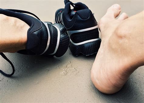 How To Prevent And Treat Black Toenails Run For Good