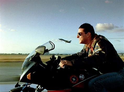 La Icónica Chaqueta De Aviador De Tom Cruise En “top Gun” Que Marcó