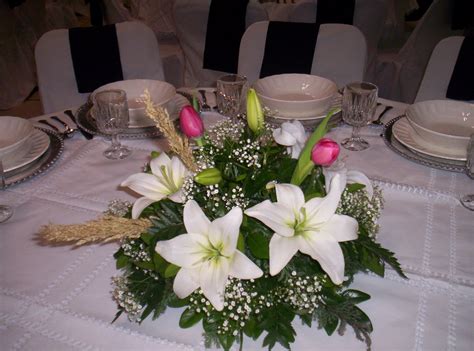 Centros de mesa navideños con velas. Centro de amigos: flores para centro de mesa