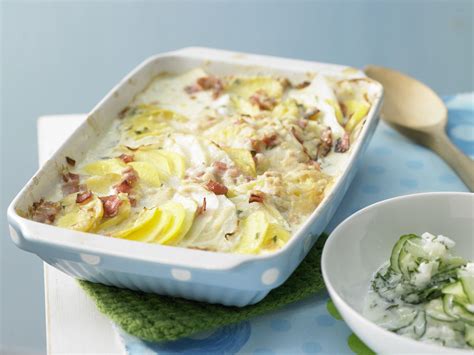 Besuch zutaten 500g gehacktes 300g hackepeter 3 zwiebeln 3 kohlrabi 5 möhren 1 schale kartoffeln ca. Kohlrabi Kartoffel Auflauf Mit Hackfleisch : Auflauf Mit ...