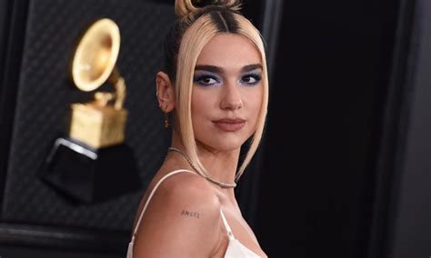 (physical, physical) let's get physical (physical, physical) physical (physical, physical) let's get physical physical is the third single from dua lipa's second studio album future nostalgia. Dua Lipa - Physical - FUN RADIO 95.3