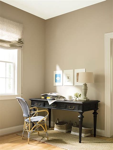 A few fantastic samples of home offices painted with benjamin moore colors to help give you some ideas for beautifully finished office! Home Office Paint Color Ideas & Inspiration | Office paint colors, Office wall colors, Home ...