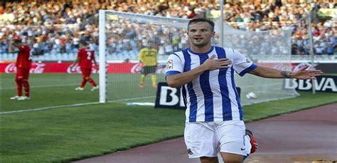 1.5 transfert à la real sociedad. Haris Seferovic Kimdir