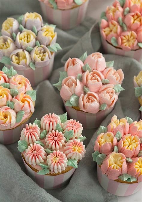 Making Beautiful Flowers Using Russian Piping Tips Is Quick And East As