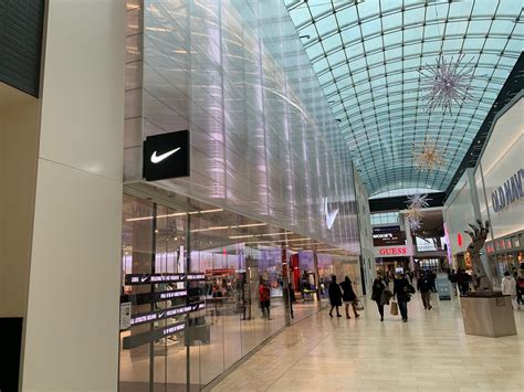 Transforming The Nike Store At Yorkdale Mall → Twilight Signs