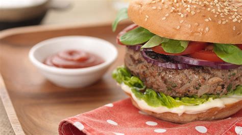 A barbecue isn't complete without a proper homemade burger so we show you how to make the perfect beef, lamb, pork, fish or veggie burger. Ultimate Beef Burger | Recipes | Genius Gluten Free