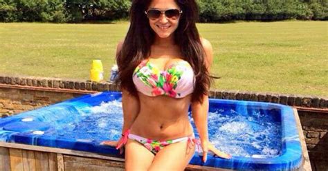 Putting The Sex Into Essex Casey Batchelor ‘in Talks To Join Towie