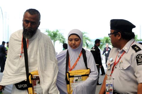 Jika anda mendapat tawaran, sila cetak surat tawaran tersebut untuk dibawa semasa sesi lapor diri di sekolah di mana. Jemaah Buta Gagah Ke Tanah Suci - Semasa | mStar