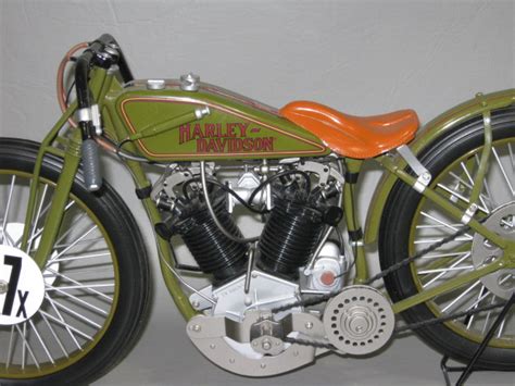Xonex 1927 Harley Davidson 8 Valve Board Track Racer 16 Scale Replica