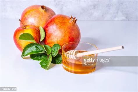 Rosh Hashanah 2021 Photos And Premium High Res Pictures Getty Images
