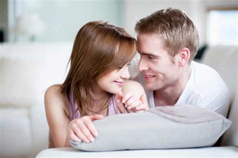 Spooning 5 Sexy Moves Your Man Will Love Snr
