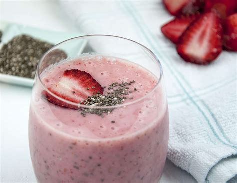 Strawberry And Chia Seeds What A Smoothie Vegan Friendly Too Yum
