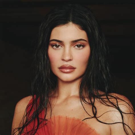Kylie Jenner Says Shes Shared Too Much On Social Media