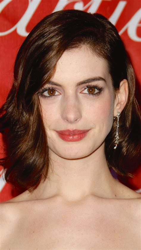 Anne Hathaway Anne Hathaway Makeup Berry Lips Beauty 101 Most