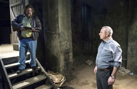 Kriminalhauptkommissar frank steier witnesses a murder, but the shooter goes free because he was drunk at the time. Tatort: Das Haus am Ende der Straße - Filmkritik - Film ...