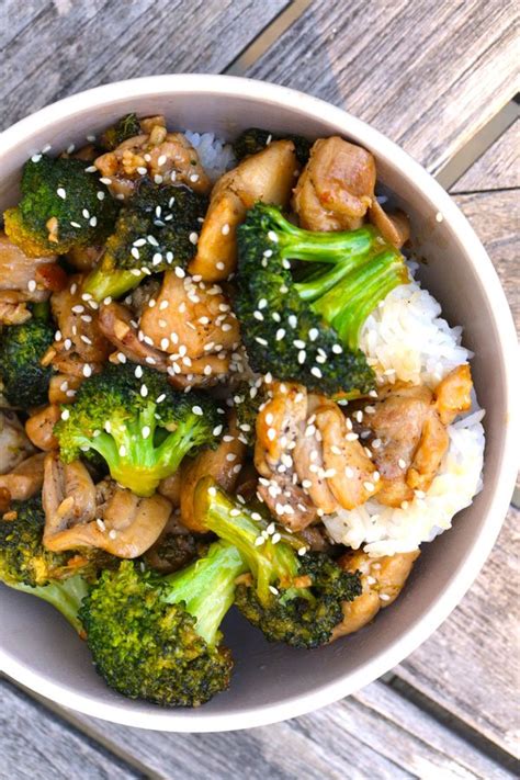 This chicken stir fry is about as easy as it gets. Chicken Broccoli Stir Fry in minutes | Five Silver Spoons