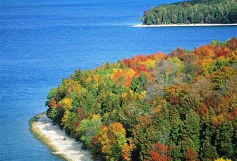 See Changing Leaves In Wisconsin On This Fall Foliage Road Trip