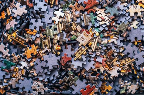 I don't know what i hit. How to Solve a Jigsaw Puzzle Fast | Reader's Diges