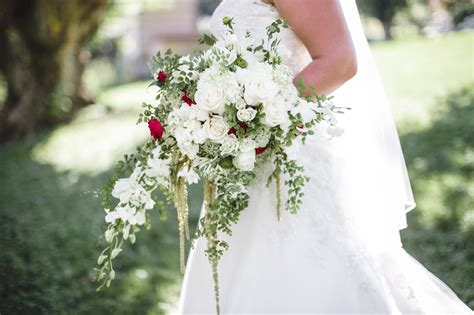 Cascading Bridal Bouquet Ideas And Inspiration Yeah Weddings