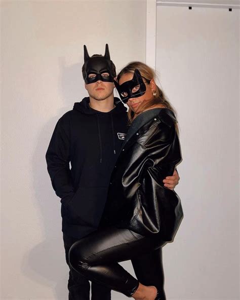 Catwoman X Batman Cute Couple Halloween Costumes Batman Halloween