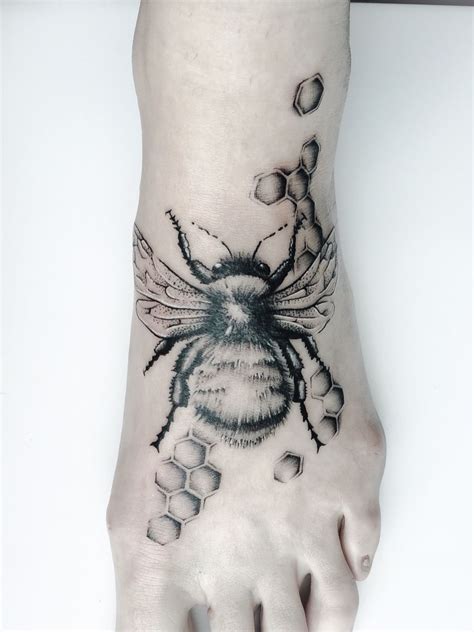 My Bumble Bee Tattoo Bumble Bee Cute Tattoos Tattoos For Girls