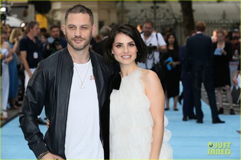 Photo Tom Hardy Charlotte Riley Swimming With Men Premiere 22 Photo 4110766 Just Jared