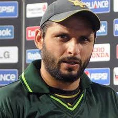 Afridi quits as Pakistan T20 captain