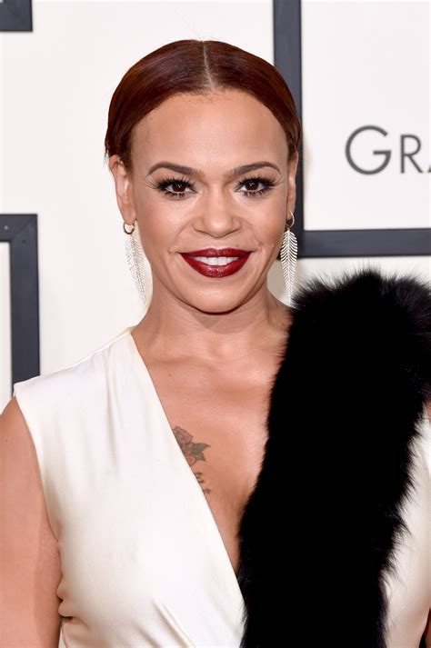 Faith Evans The Beauty Looks That Took Our Breath Away At The Grammys Popsugar Beauty Australia