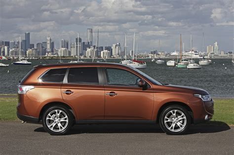 Mitsubishi's popular outlander finally reaches peak maturity with the 2013 model. 2013 Mitsubishi Outlander Review | CarAdvice