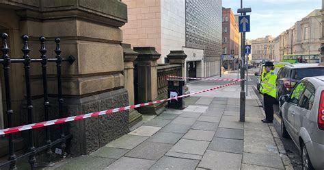 Formule 1 liverpool city centre. Man stabbed several times in city centre before two knives ...