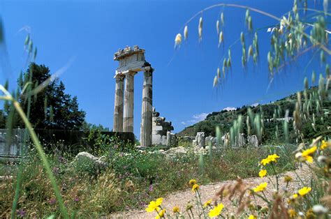 Tholos Temple Im Heiligtum Der Athena Bild Kaufen 70031757 Lookphotos