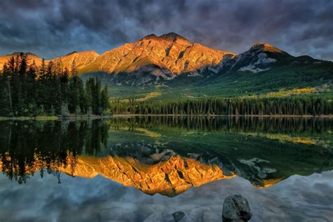 3582565 Forest Landscape Lake Canada Bottom Reflection