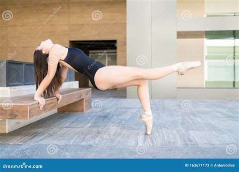 Flexible Ballerina Rehearsing On Urban Scene Stock Image Image Of Performance Dancer 163671173