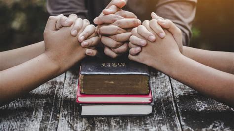 16 Bible Verses About Praying Together