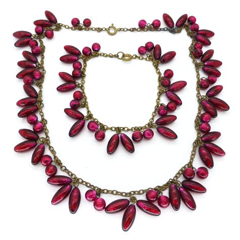 Vintage Art Deco Cranberry Pink Foil Glass Bead Drop Necklace