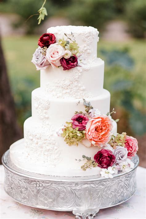 Can You Put Real Flowers On A Wedding Cake Cake Walls