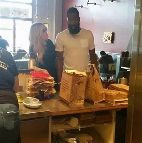 did james harden cheat on khloe kardashian with a stripper caught in comprising picture
