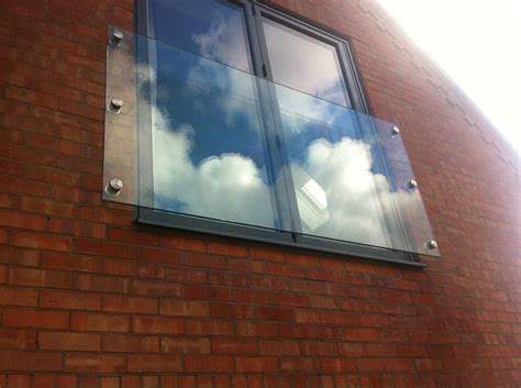 Toughened Glass Juliet Balcony 12mm Thick In Clearopti White Glass Complete With Round Stand