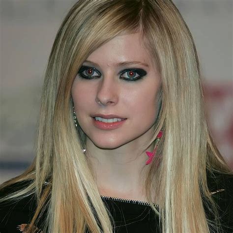 Pin On Avril Lavigne Amy Lee Taylor Momsen